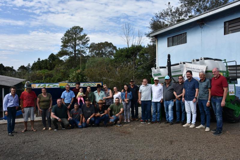 Campo Mendes recebe 207 mil  reais em equipamentos para associação dos agricultores
